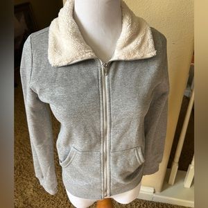 Girls grey sweater with white faux fir collar